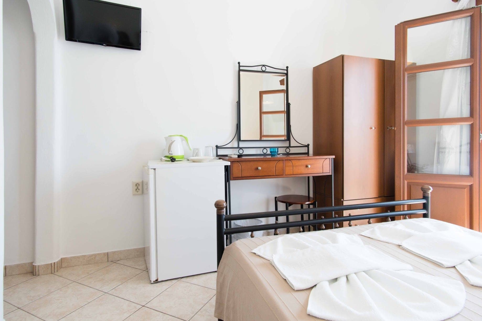 Kyma Rooms – 11